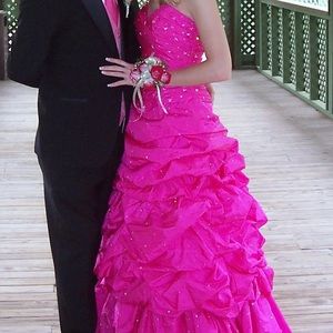 Mori Lee Formal dress | fuschia size 5/6 | ruffles & bead detail